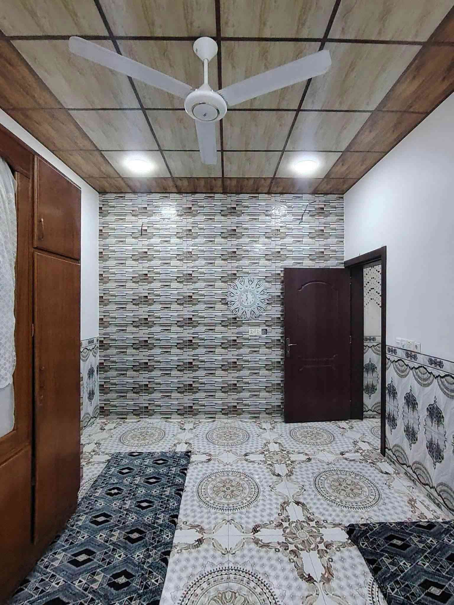 حي العسكري • ١٠٠م • طابق ونص