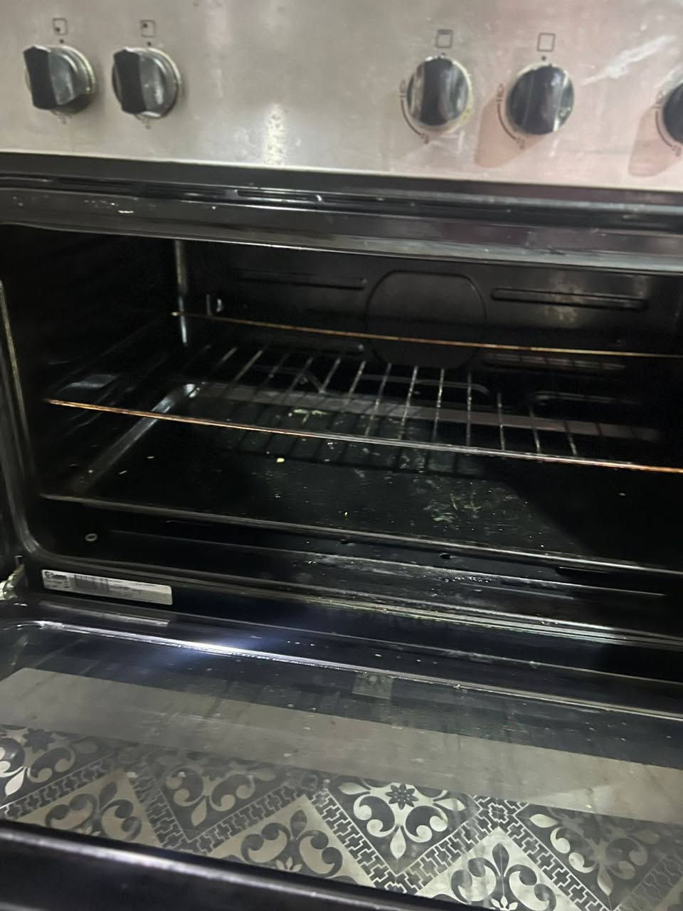 للبيع طباخ جديد مستخدم شهر عنوان بصره ابو الخصيب السعر 350رقم الهاتف***********
