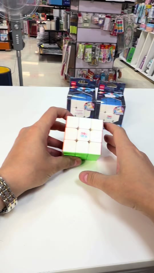✨ تحدَّ نفسك مع مكعب روبيك الأصلي من Deli! 🧩 إذا كنت تبحث عن السرعة، السلاسة، والدقة في الحركة، فـ مكعب روبيك الأصلي من Deli هو الخيار المثالي. ✅ حركة سلسة وسريعة بدون تعليق ✅ جودة تصنيع عالية لتحمل الاستخدام اليومي ✅ مناسب للمبتدئين والمحترفين ✅ يساعد على تنمية التركيز وسرعة التفكير وحل المشكلات احصل على تجربة حل ممتعة واحترافية مع مكعب يجمع بين الأداء والجودة. 📍 متوفر الآن لدى العراب سنتر سارع بالحجز قبل نفاد الكمية! 📍العنوان :  بغداد-السيدية-شارع الضباط- مقابيل كلشي  وكلاشي- مجاور مكتب نزار للعقار داخل الفرع  🤳للاستفسار الاتصال على الرقم *********** 🚚تتوفر خدمة توصيل  5000 لجميع محافظات العراق
