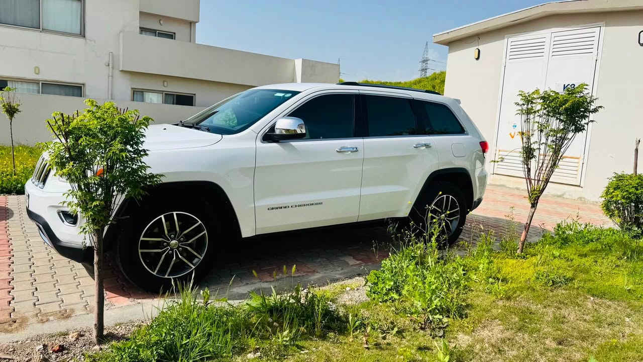 � للبيع Jeep Grand Cherokee 2021
• الموديل:2014
 • المحرك: 6
 • الممشى: 167,000 ميل
 • اللون: أبيض
 • الرقم: أربيل
 • السنوية: جديدة
 • الحالة: السيارة بيها رصعات وشخط يفضل الفحص والمعاينة.
 • السعر: يُحدد عند التواصل

📞 للاستفسار: ***********
