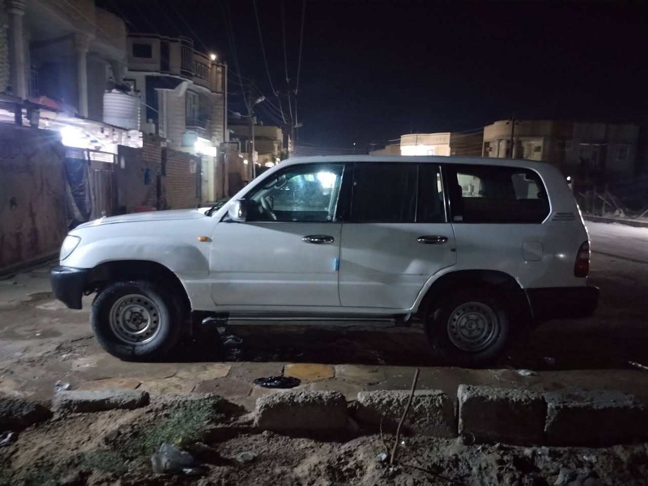 سلام عليكم
لاند كروز مونيكا 
2004GX

دواخله كلش حلوه ونظيفه

حداديه 
تخم تاير جديد
تبريد ثلج
باتري جديد
دبل تانكي 
محرك جديد
الكير جديد
السياره كلش حلوه ونظيفه
ومتعوب عليها 
مكان السياره ناصريه 
غير متواجد 

الرقم ***********

بدون مراوس 
مزاد الداخليه وكاله بسمي
مامشي بمعاملتها
