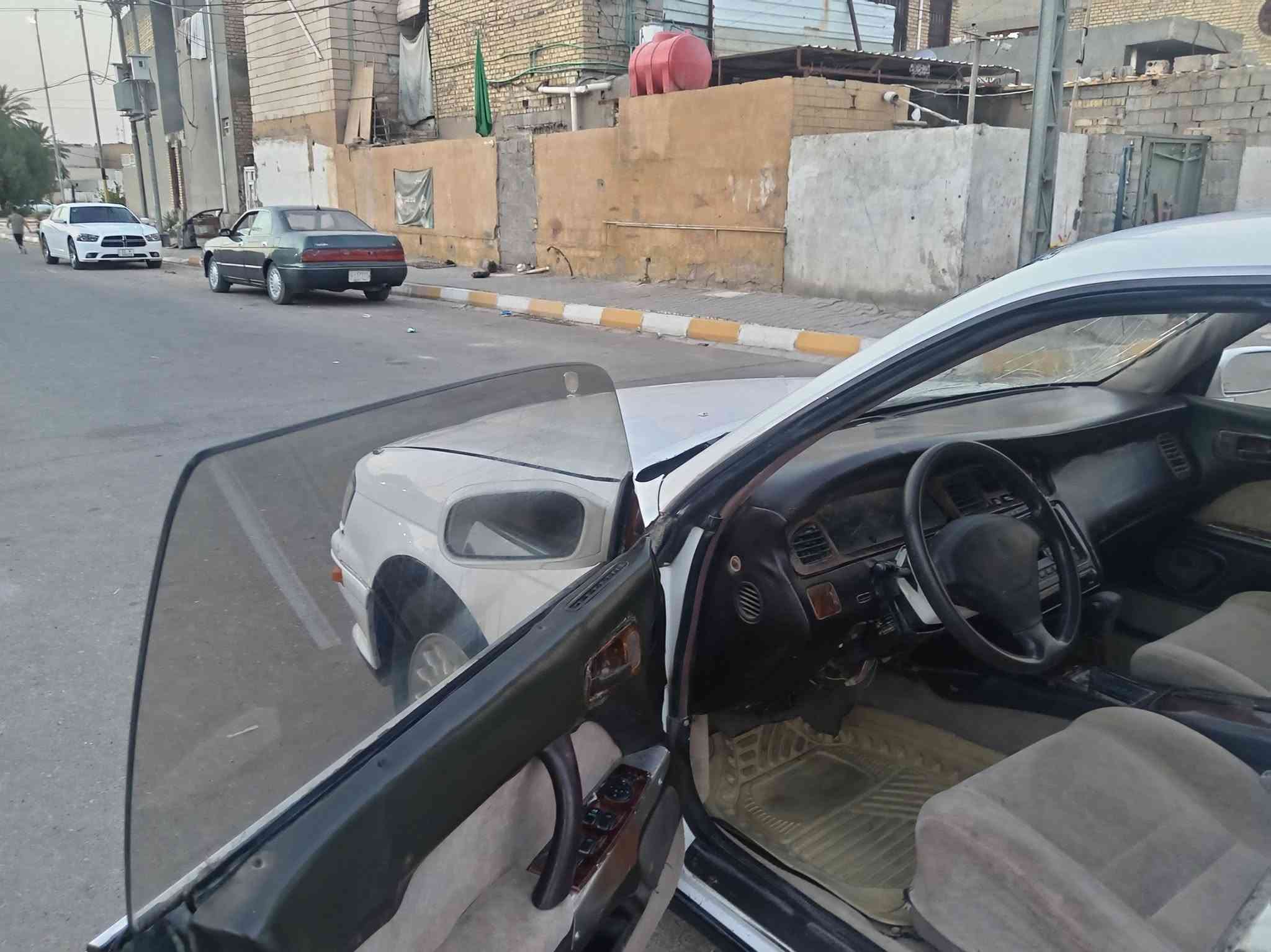 السلام عليكم بطه موديل 93 رقم بابل مشروع وطني تحويل ثاني يوم سياره جاهزه مكينه وكير وحداديه تخم تاير دواخل جديده كهربائيات كلهه شغال مكفوله من الضربه والكص والنقل جثه السياره جاهزه بيع مستعجل قفله 43 الرقم *********** المكان واسط
