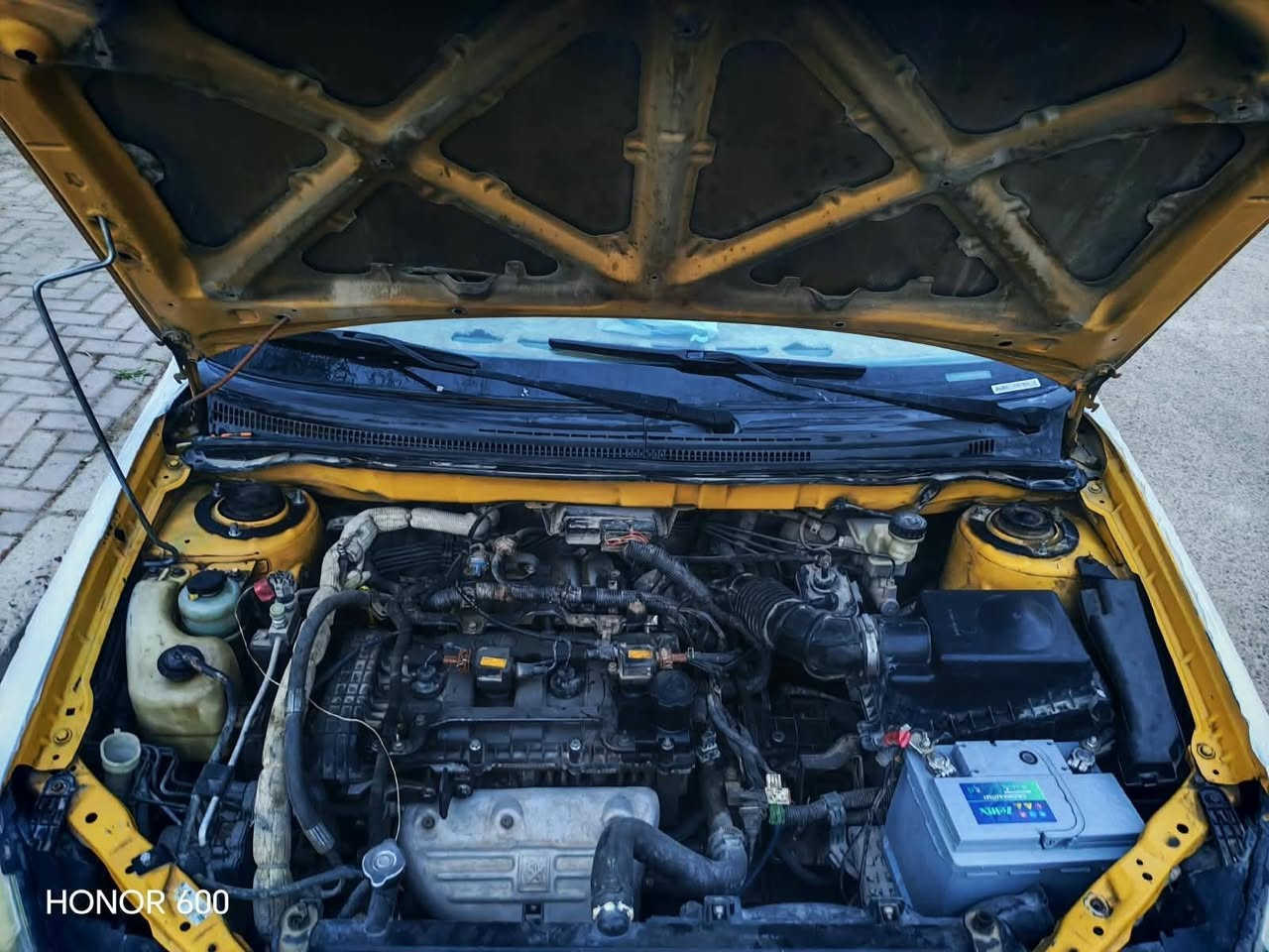 سلام عليكم BYD G3 سياره بلاديه رقم بغداد باسمي موديل 2014 فول موصفات فتحه سقف بصمه محرك كير خير من الله تبريدشغال ❄ اوتماتيك خير من الله  تخم تاير سياره حلوه ونضيفه وسعرها  45 وبيه مجال بسيط  خابرني ودلل و مكاني بغداد الشعله ***********

نص مكتوب في الصور:
- HONOR 600