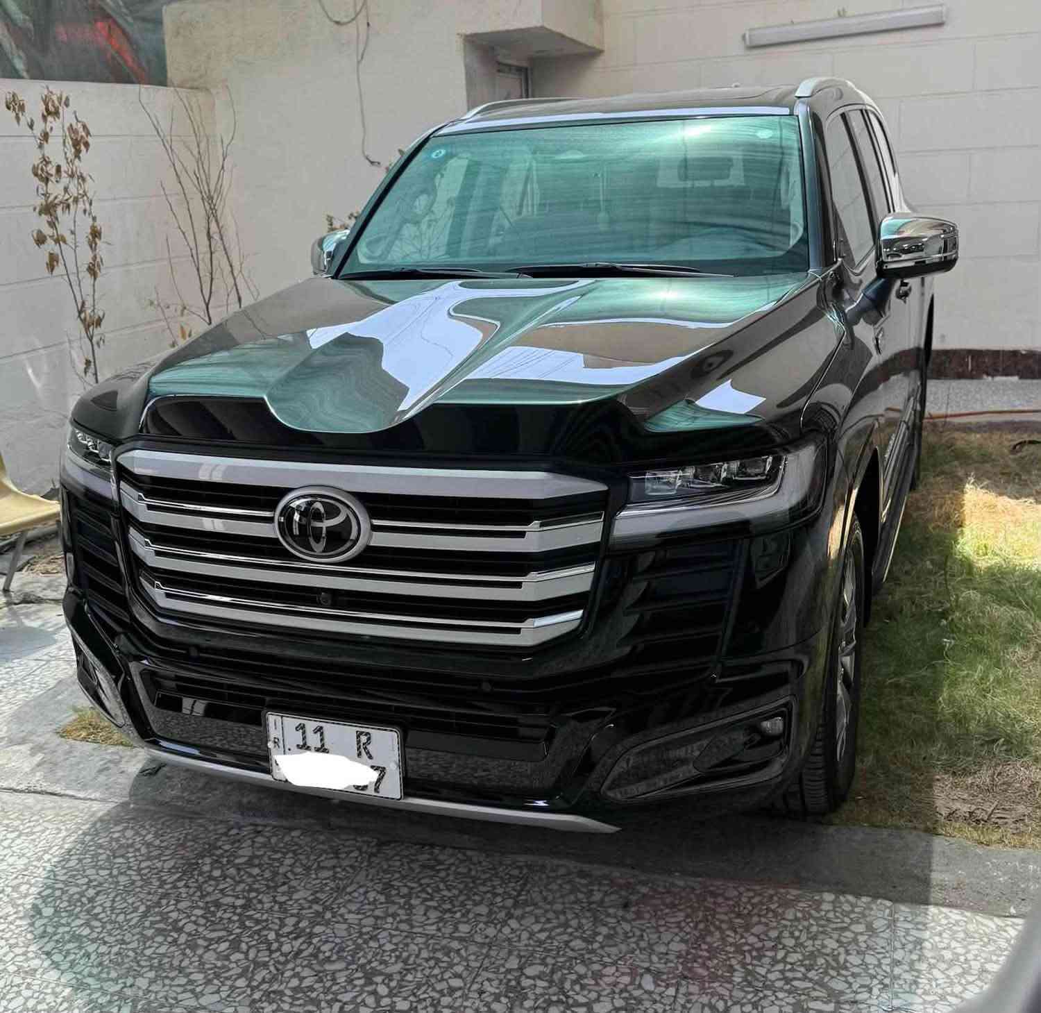 السلام عليكم 
(( علق بتم يصلك السعر او علق واصعد المنشور بكلمه يا الله ))

البيع لاندكروز موديلها ٢٠٢٥ ساز ام الضمان  
مغلفه ppf ضمان 
مواصفات السياره   VX. Sتون تيربو هايبرد HEVعالميه السياره
مواصفات VIP السياره الي جانيه يعرف قيمت هاي سياره تموت
رادار امامي وخلفي وجانبي وتحديد مسار ونقط عمياء ومانع داخل ٩ الالوان تصادم و5 كامرات محيطيه و شاشه اصليه وسماعات JPLترايش نيكل نفخ والسياره لون الاسود المفقود من السوك 

ماشيه السياره 14 الف km تبديل في شركه ساز 

مكاني بغداد وتواصل ع رقم 

مكاني بغداد وبسمي ورقم بغداد

‭***********
