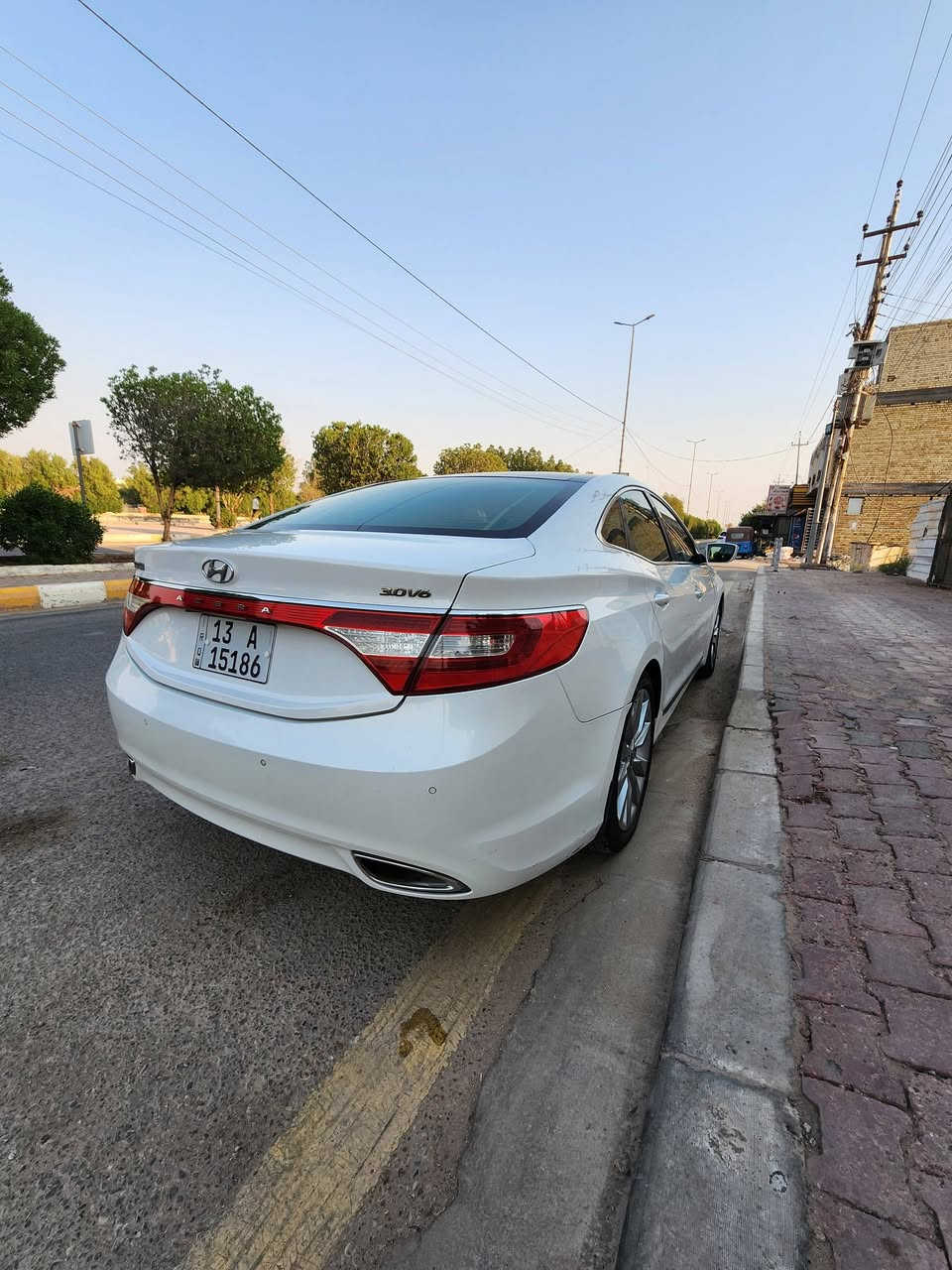 السلام عليكم هونداي ازيرا موديل 2014 خليجي فول مواصفات مكينة 6 سلندر 3.0 دوش بيها بارد قليل باب السائق فقط كير مكينة كفالة لا تنقيص ولا تبخير السعر 128 وبيها مجال قليل حك الجية *********** ميسان الكورنيش
