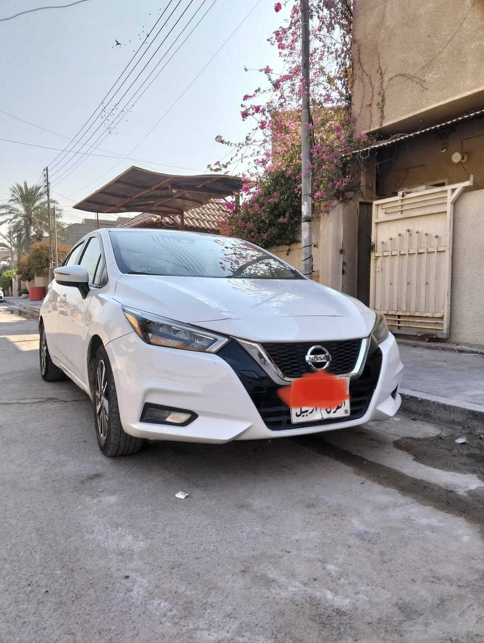 نيسان سني (مكسيكي) موديل2021 للبيع السيارة متعرضة لحادث بچم ومعمرة للاستفسار *********** السعر 105$
