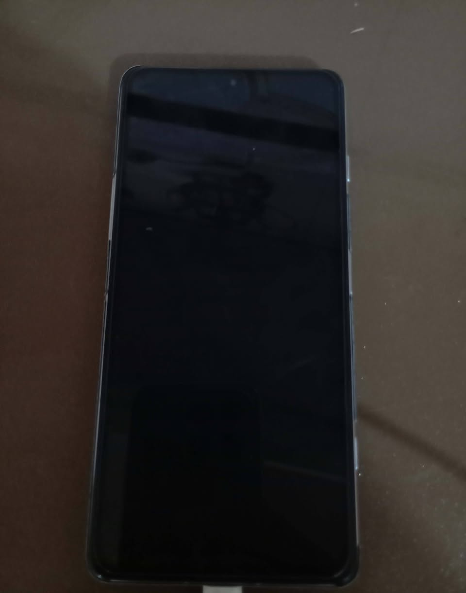 شاومي ريدمي Redmi K40 Gaming
ذاكرة 256 - عشوائية 12 - بطارية 5065 - سرعة الشحن 67 واط جهاز كيمنك مال ألعاب 90 فريم - يحتوي ع شفتات 
جهاز قوي جدا بالالعاب -المكان بابل الحلة حي العسكري 
السعر 200 الف الجهاز مكفول من كلشي 
رقم ***********

نص مكتوب في الصور:
- ٣:٢٠ م
- ٧٩
- حول الهاتف
- اسم الجهاز
- Redmi K40 Gaming
- ١٤
- التخزين
- مستخدم
- 99.8 ج.ب / 256 ج.ب
- إصدار MIUI
- MIUI Global
- 14.0.5
- MIUI Global 14.0.5
- 14.0.5.0(TKJINXM)
- 13 TP1A.220624.014
- 2023-10-01
- إصدار Android
- تحديث أمان نظام Android
- المواصفات والمعلومات التفصيلية
- النسخ الاحتياطي والاستعادة
- إعادة ضبط إعدادات المصنع