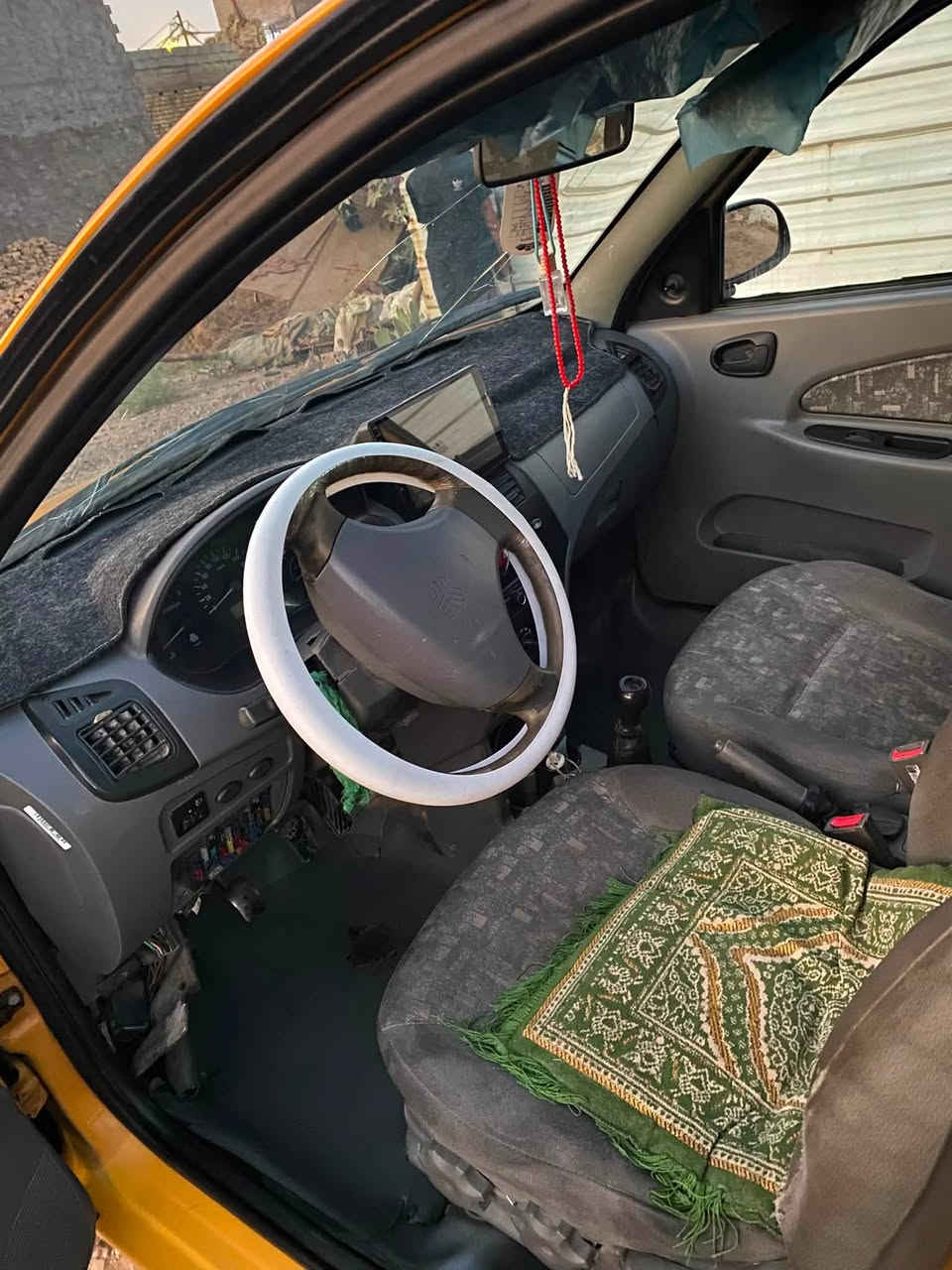 السلام عليكم سيارة طيبة ٢٠١٥ سنوية ٢٠٣١. السعر ٣٣مجال بسيط جاملغ امامي واحد تبديل واحد تمعمير بسيط المكان بغداد التاجي ***********.
