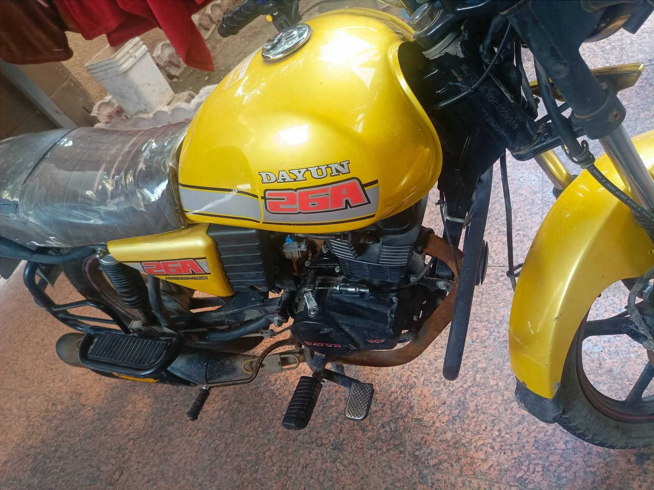 🏍️ للبيع – دراجة دايون نفخ
الموديل: (2022)
مرقم رقم كربلاء بسمي 
اللون: اصفر
الحالة: نظيفة وجاهزة للاستخدام
المحرك: 200
سويج سجينه 2
يجي وياها صندوق+خوذه وسماعات اصليه
مناسبة للدليفري والاستخدام اليومي.
💰 السعر: (2000) قفل
📍 الموقع: (كربلاء حي النقيب)
📞 للاستفسار: (***********)
