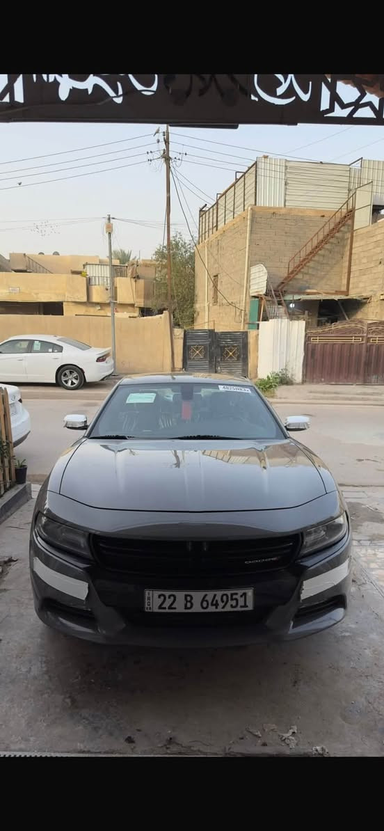 2018 جارجر سمنتي بدون حادث فوريل
بيه الدعاميه الخلفيه مصبوغه والبنيد مفتوح جان بيه ابو الفتحه مال جيتي رجعته نفسه البلادي كير محرك حدايه جديده تخم تاير جديد  السعر 185 للاستفسار  ***********

نص مكتوب في الصور:
- محمد راعي الشاهينه 2026/7/3، 1:34 م