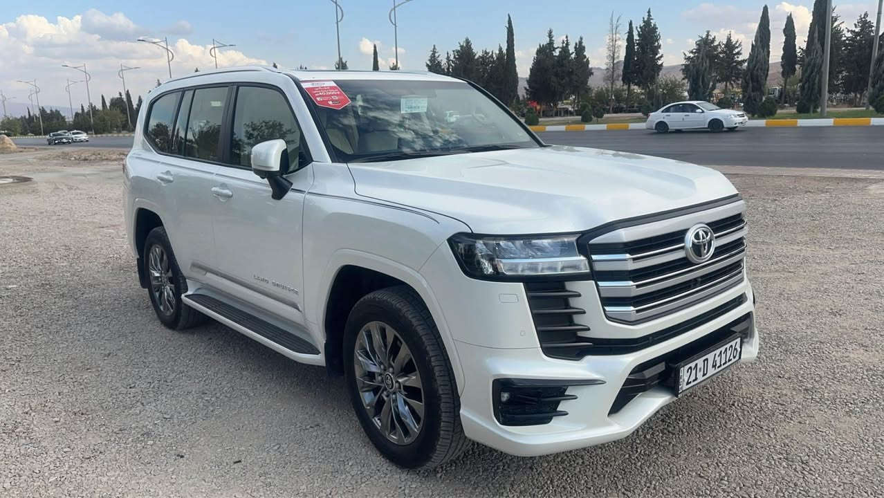 Land Cruiser 2024 GXR limited 
Be boyax
Be sard 
Be shwxt
Zamane sharekae saz 
Tanha 19000 km roshtwa
*********** Singapore
