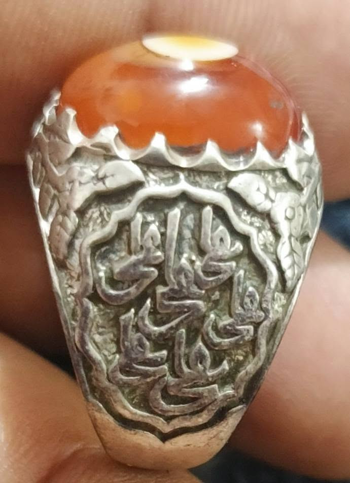 خاتم سليماني للبيع برتقالي عين صفره من النوادر هذا اللون المميز السعر ٨٥ ألف يوجد توصيل للجميع محافظات العراق
***********

