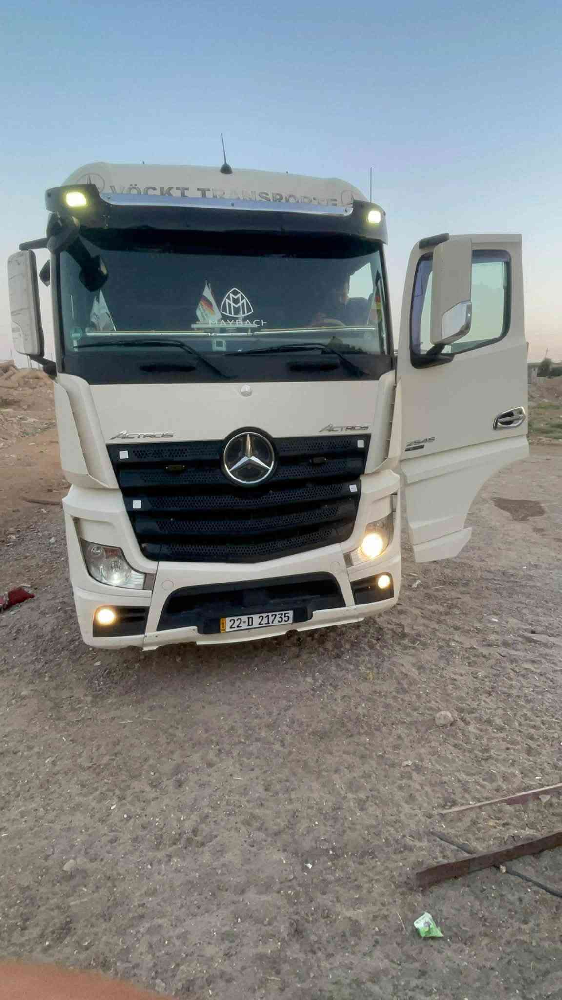 شاحنة • للبيع