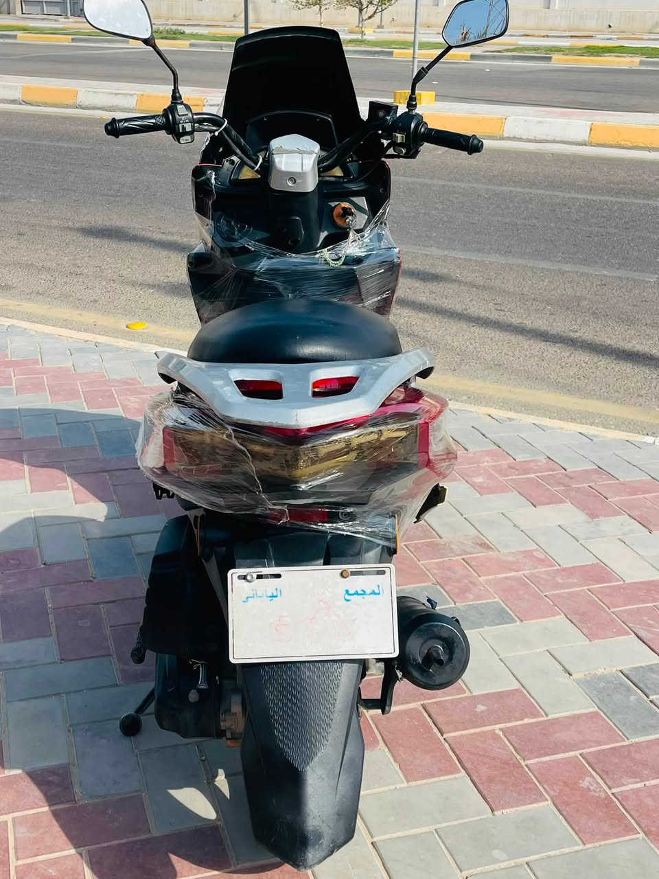 السلام عليكم دراجه لبيع سكنز حديث مديل 2024 دراجه شغاله بلاديه كله سلف هندر كهربائي شغاله لايت  زنون شاير عداد مال بانزين مال شحن كله شغال دبلات كدام وره بريكات كدام وره زوج تواير جدد جلاتي اصلي شلعه قويه مكينه ناعمه بلاديه سعر 325 بيه مجال قليل متوازي على بيعته مكان كربلاء رقم ***********
