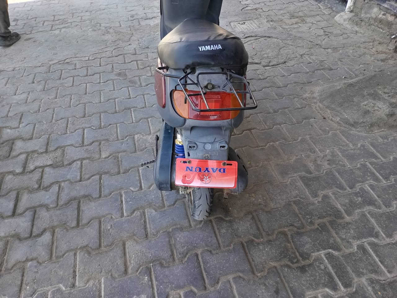 🛵 دراجة منغولي (بوش - Poche) للبيع 🛵
لأصحاب النظيف واليدور دراجة مال عمل ومكفولة، دراجة منغولي جاهزة من كلشي وما تحتاج أي مصاريف:
✨ المواصفات والمميزات:
• الوضعية: شغالة كاملة وبوضع مميز وجاهزة للتجول.
• الكهربائيات: شغالة 100% (لايتات، إشارات، وكلشي تمام).
• النظافة: مثل ما واضحة بالصورة 
💰 السعر:
• السعر: 225 ألف وبيه مجال بسيط 
📍 العنوان والمكان:
• كربلاء المقدسة - حي العسكرية (العابد) - قرب سيد محمد.
📞 للتواصل والاستفسار:
• رقم الهاتف: ***********
• ملاحظة: متواجد واتساب فقط، يرجى عدم المراسلة على الخاص بالفيسبوك لعدم التواجد عليه.
الدراجة مال شراي، الي يعجبه يتفضل واتساب أو يتصل وتدللون! 😉

