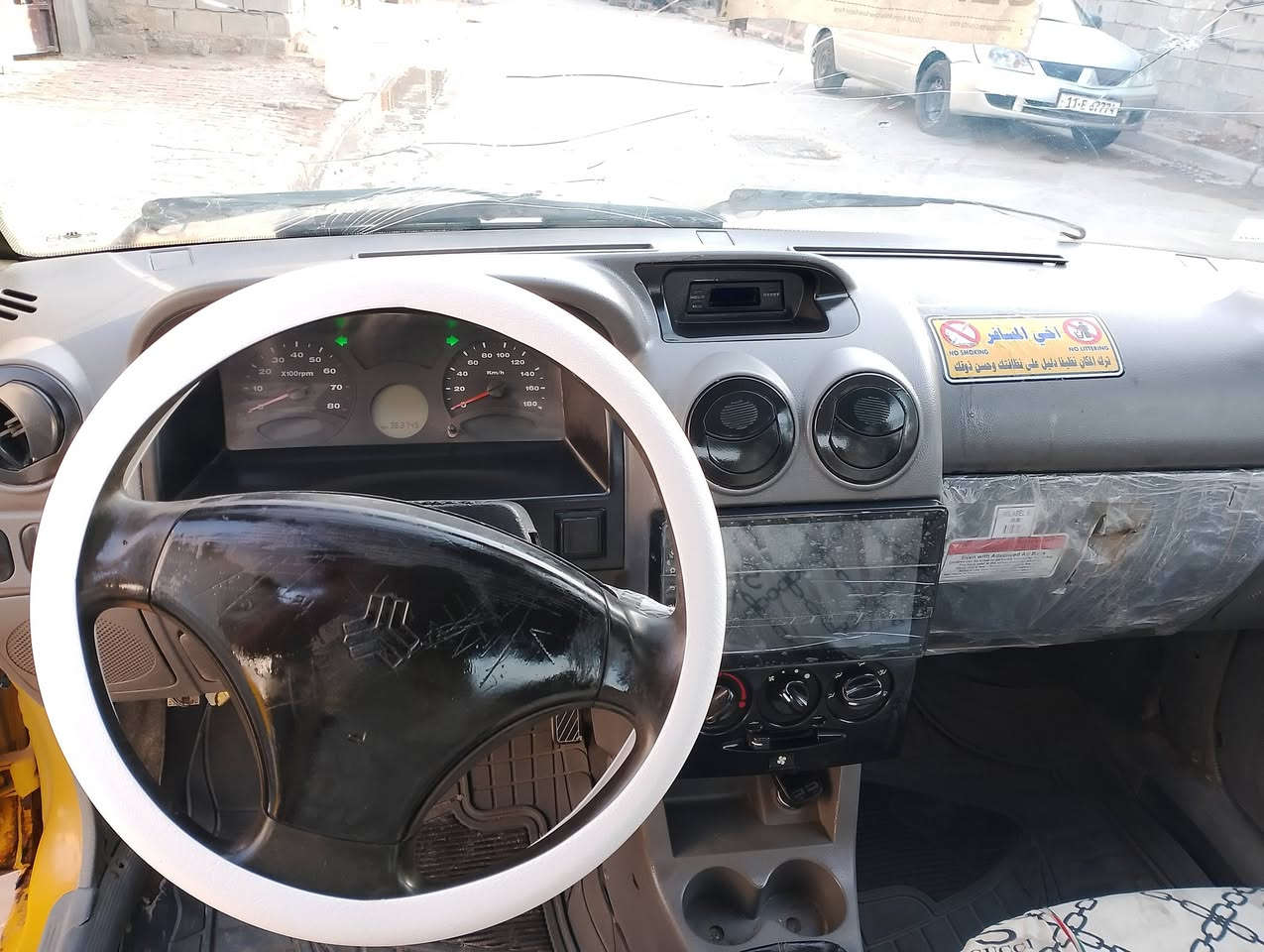 سلام عليكم سايبا 
موديل 12 
سياره بيها خيط بخار 
  تخم تأير جديد 
سياره نضيفه    كهربائيات كامله 
عنوان بغداد بسمايه.  
موبايل ***********@@
سعر 23
