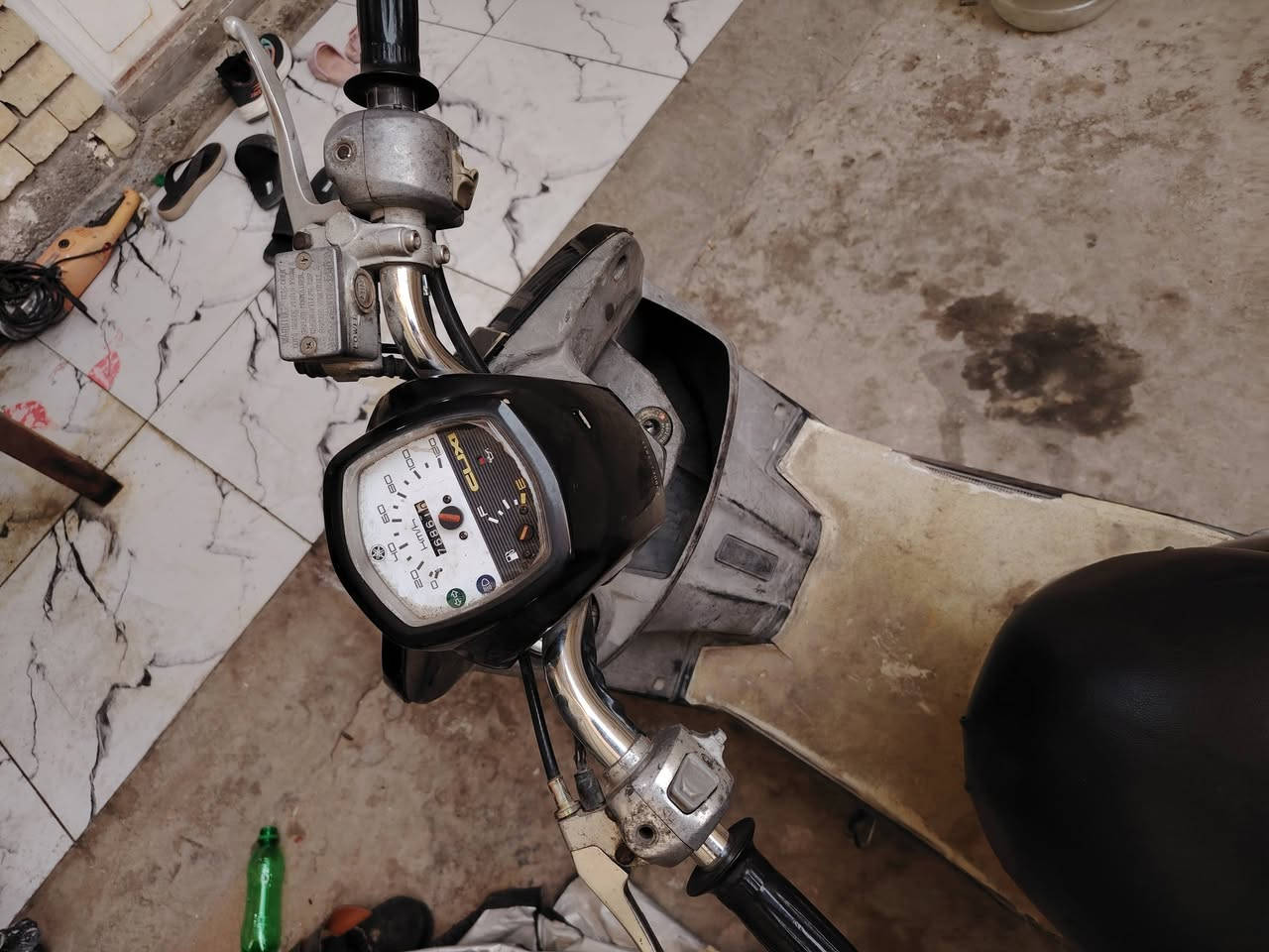 السلام عليكم بوليس للبيع سعرها 400وبيها مجال اي ستفسار هاذا رقمي *********** مكاني بغداد حي اور قرب جامع مجيسر
