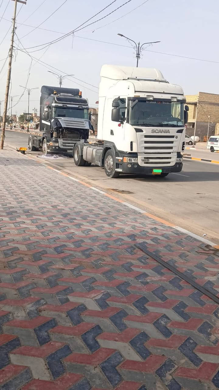 سكانيه للبيع موديل 2006 الحجم 420 كير 4+4 سياره مربوطه براد وراعيه يريد مداور رقم اربيل راس وعربانه ابيع وذا بس راس ابيع سعره 150 وبيه مجال  مكان السياره العماره ***********

نص مكتوب في الصور:
- facebook/Dk-Ttrucks.com
- facebook / DK-Trucks.com
- facebook / DK-Trucks
