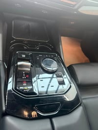 Bmw  530i ( 2025) سیارة كلين تايتل بدون ضبغ و بارد بدون شخط. سيارة مكف...