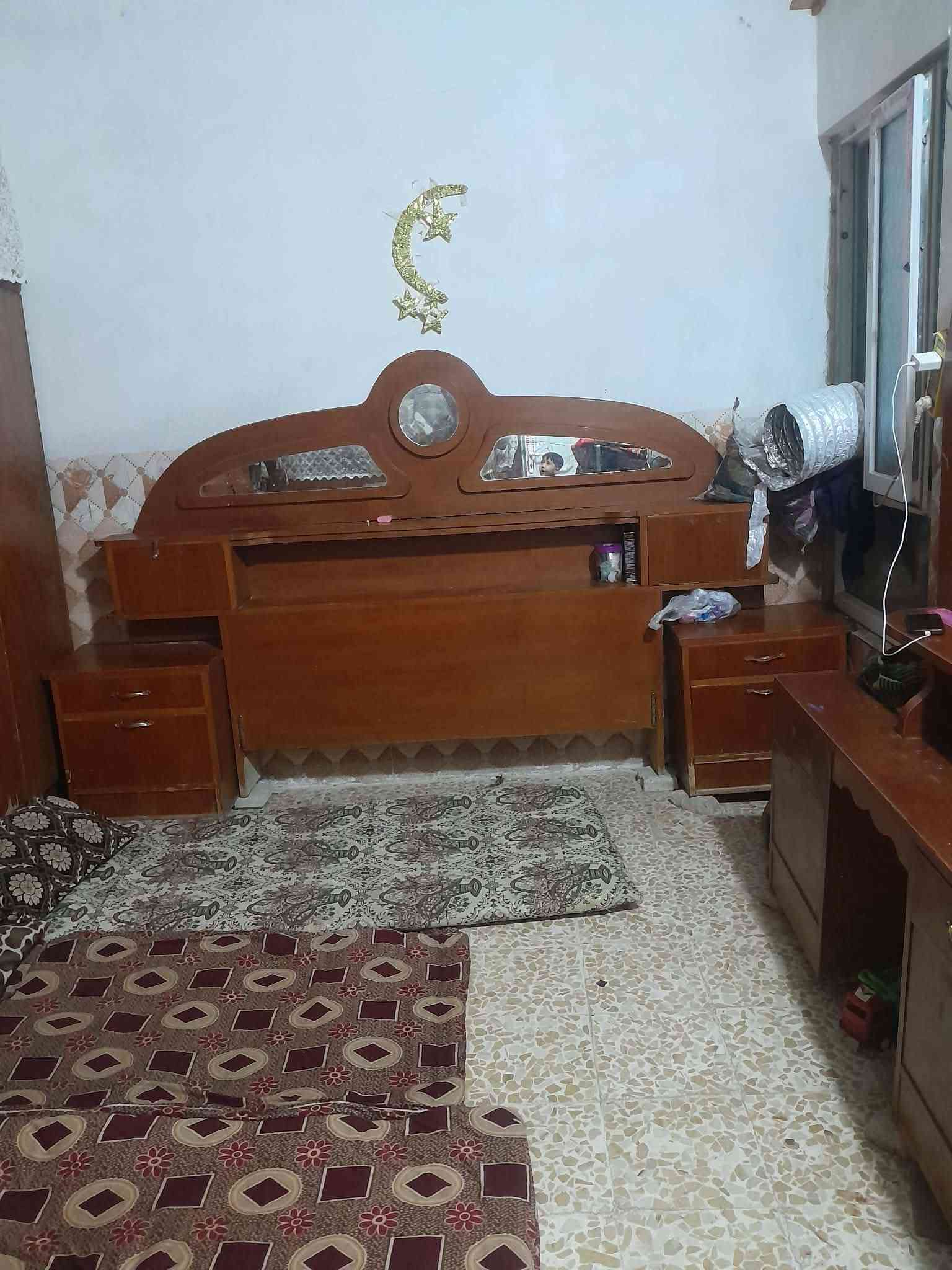 عندي بيت اللبيع حي الهرمات مساحة ١٠٠متر بناء حديث ملك صرف طابو السعر ٥٨مليون وبي مجال قليل هرمات الخامسة يم سايدين ربيعه يم المول تي مارت
الرقم خاص
