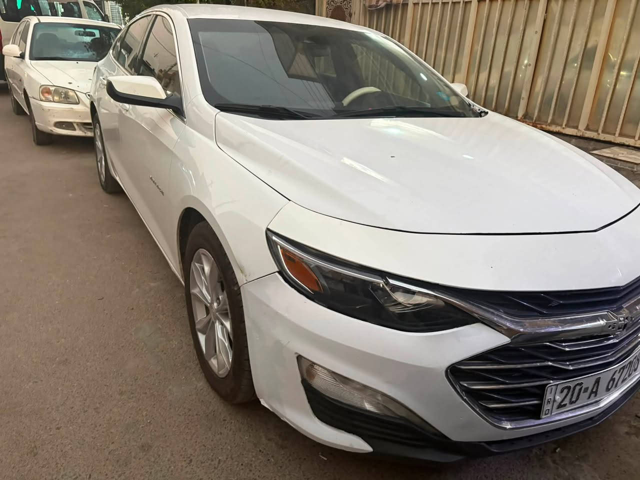 ماليبو 23 LT فول عدى الفتحه
محرك 1500 تيربو 
كير cvt 
محرك وكير كفاله سياره حلوه ونظيفة
حادثها 3 قطع موضح بصور 
ماشيه 87 كيلو 
 
تبريد قطعتين 
تحكم ستيرن 
رادار امامي 
شاشه كبيره 
كشنات كهرباء تدفئه
وباقي المواصفات معروفه
 
رقم ديالى حره مشروع وطني بأسمي تتحول اي مكان 
هزتها بعدها ما ساقطه
سياره جاهزه من مكينه وكير وحدادية وتايرات مابيها مصرف 

سعرها 112 ويها مجال للطيبين
مكانها بغداد البياع 
***********
