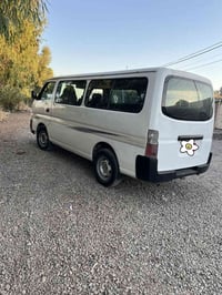 نيسان اورڤان • ٢٠١٢ • بلا تحويل