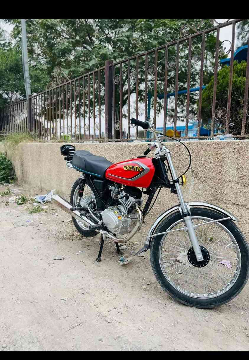 دراجه نامه للبيع نضيفه كدام عينك هاي النضافه خاص ما متواجد ع هذه الرقم واتساب *********** سعر 400 وبيه مجال للطيبين
