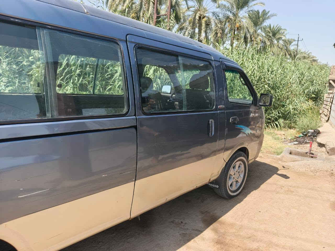 باب سلايت البيع
كامل يدات اصليه بطانه جاماته 
الباب بس مرشوش رش السعر 200وبيه مجال 
مكان بغداد تاجي 
 رقمي ‏‪***********‬‏
***********
