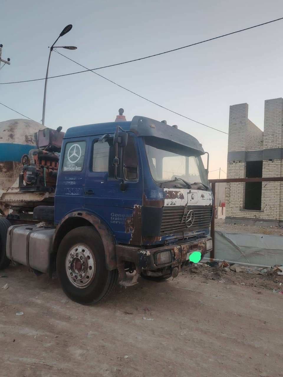 البي موديل 81
 مكينه 28
كير130
 سنويه فلات ذات جوانب متحركه
السعر 90 وبيها مجال
للاستفسار ***********
