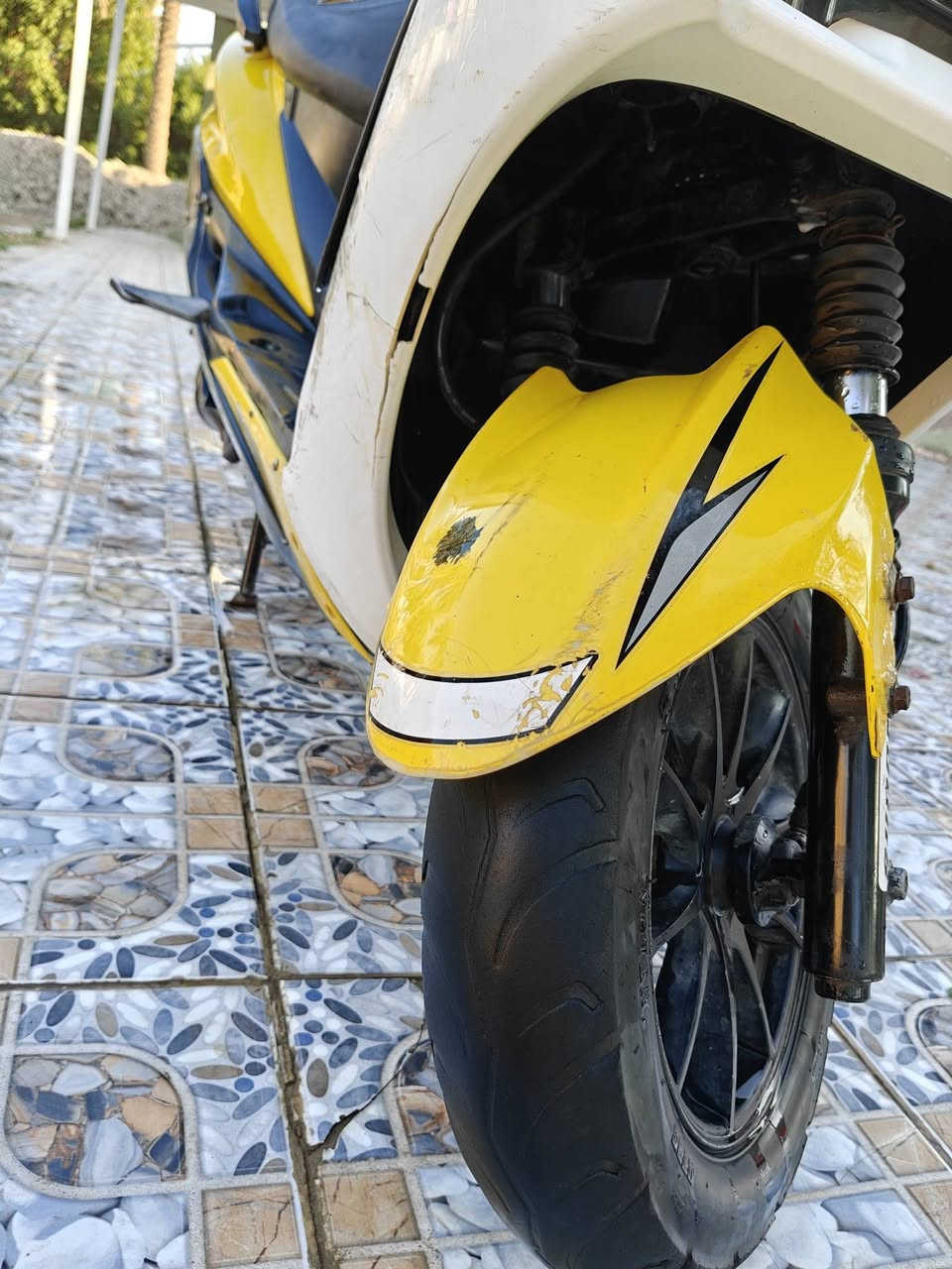 سلام عليكم سكنس 2022 نظيفه محرك مفتوح كهربائيات شغاله فقط سلف فاتحه موجود گابريته جديدة شوته جديده مبدلهن جديد ادامه جديد شلعه بيها تخبل 
مكانها ...حله مركز  
سعرها 250 وبيها مجال
***********
