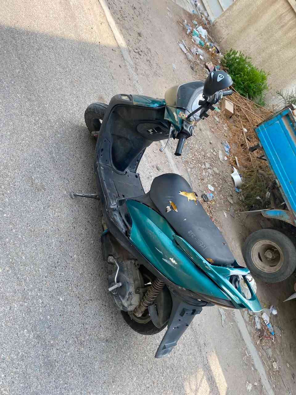 سلام عليكم عندي هاي دراجة ١٤٠الدراجه كايمه كل ١٠يام ابدل دهن وتمشي مابيه شي ويل مامي وكع صجم بس إني كل يوم روح بل دراجة على شغل مسافه ١٥ كيلو وصلا على محمد إني أبيع كوم حديد سعر ٢٥٠ وبيه مجال مكاني بغداد حي ا‬الجامعة رقم ***********
