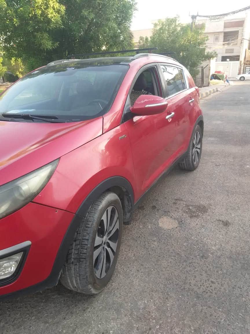 سلام عليكم كيا سبورتج موديل ٢٠١٣
السياره فول موصفات بنرما تدفئه كشنات اشاير بل مري 
مري قلاب  السياره فول شتريد موصفات بيه حداديه جديده 
تبريد خير من الله السعر ١٣٠ وبيه مجال قليل مكان كربلاء 
مكلف بل نشر ***********
