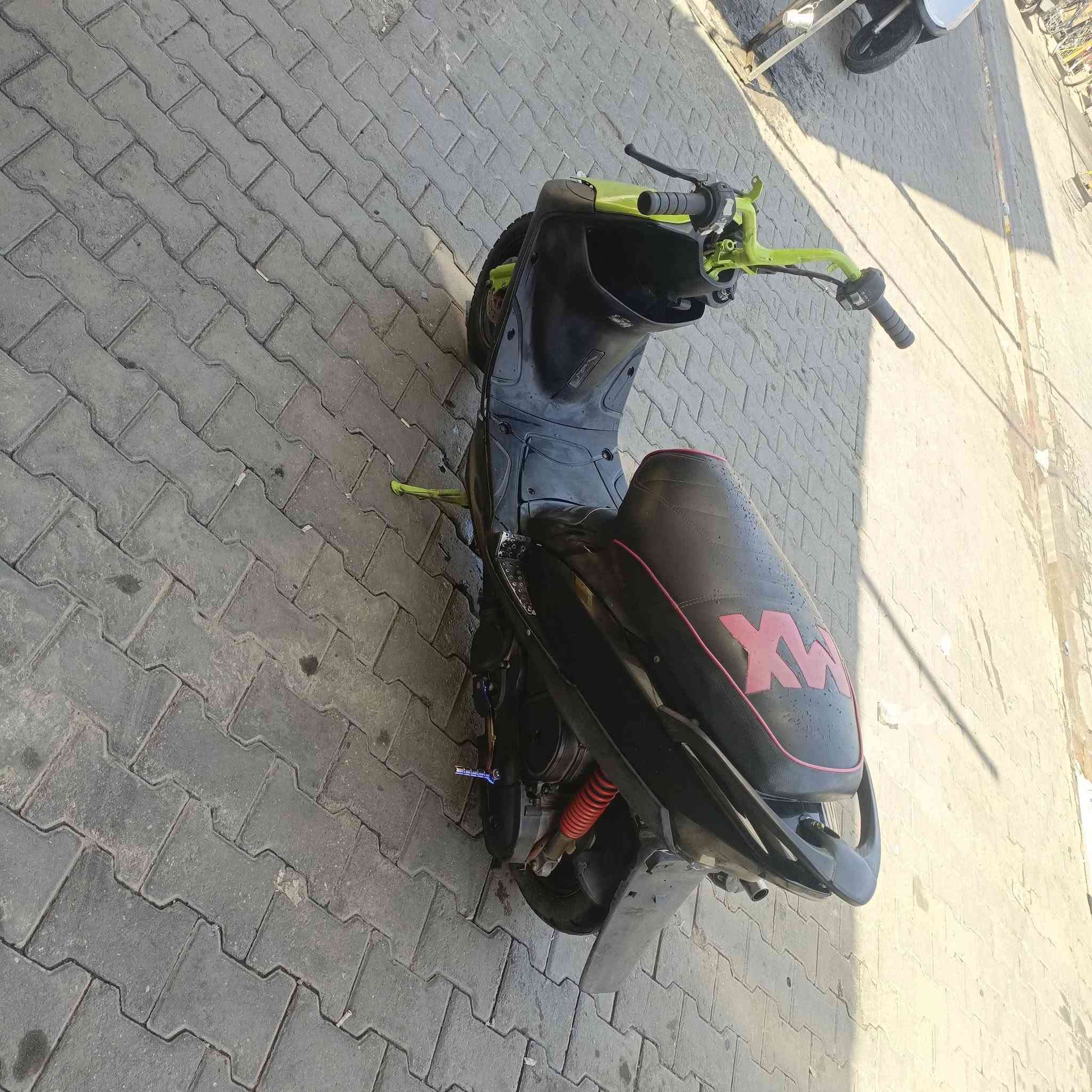 سلام عليكم دراجه ماكس للبيع سعر 350مال بيع مستعجل عدي دوام او مفارغله مرتبه مكينه كلش ناعمه لاتبخير ولاتنقيص شلعه معدل بوش49مفتوحه مره وحده او بيدي شاصي لون اخضر صابغه رياضي كلج امامي رياضي دراجه كامله دشبول ولكفر بلادي موجودات مكان كوت للستفسار ***********
