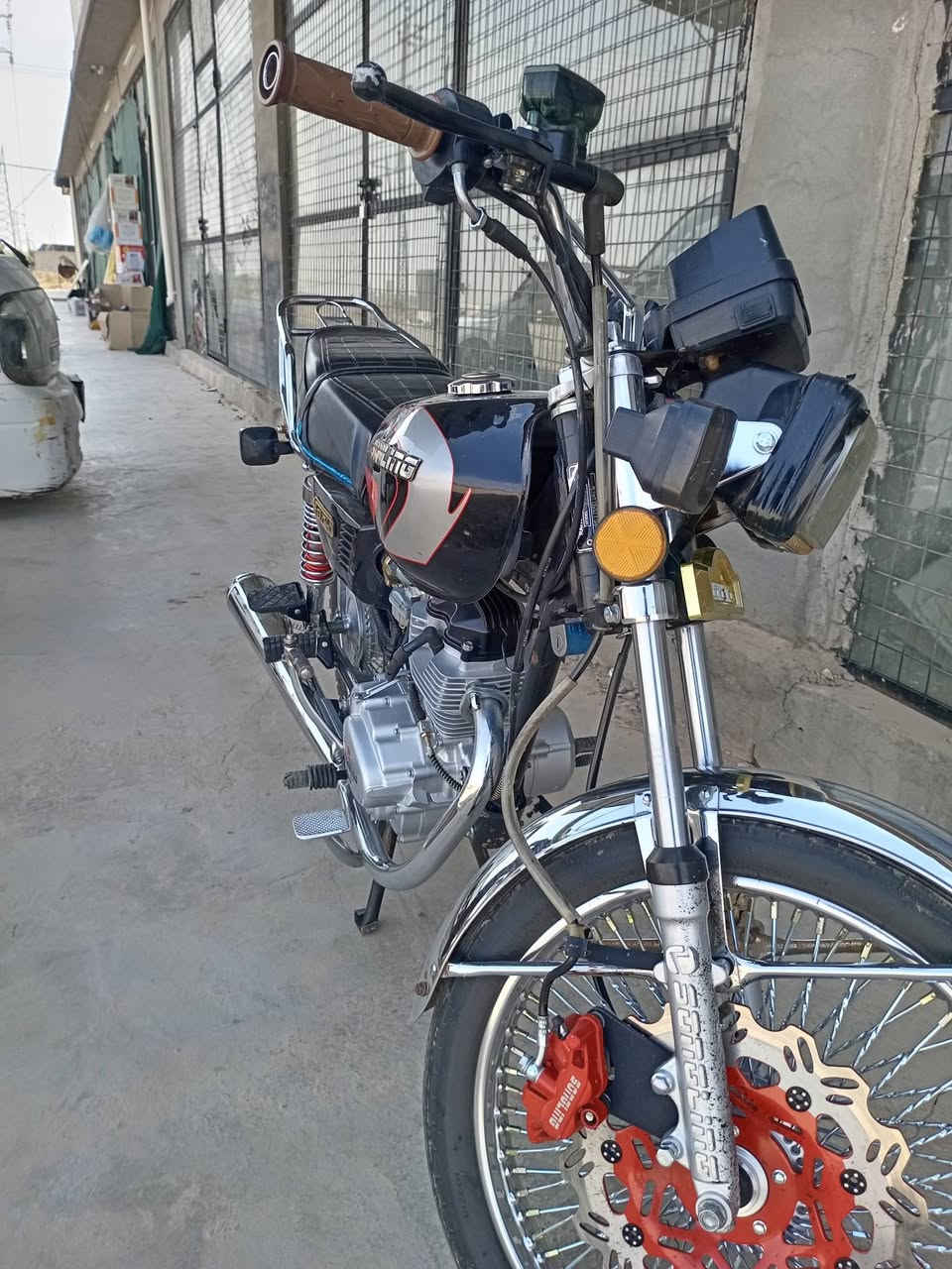 سلام عليكم ورحمة شباب مطور موديل 25شرط مامفتوح مطور جديد كله شركه وشرط نطي سعر نتصال ع رقم ***********
