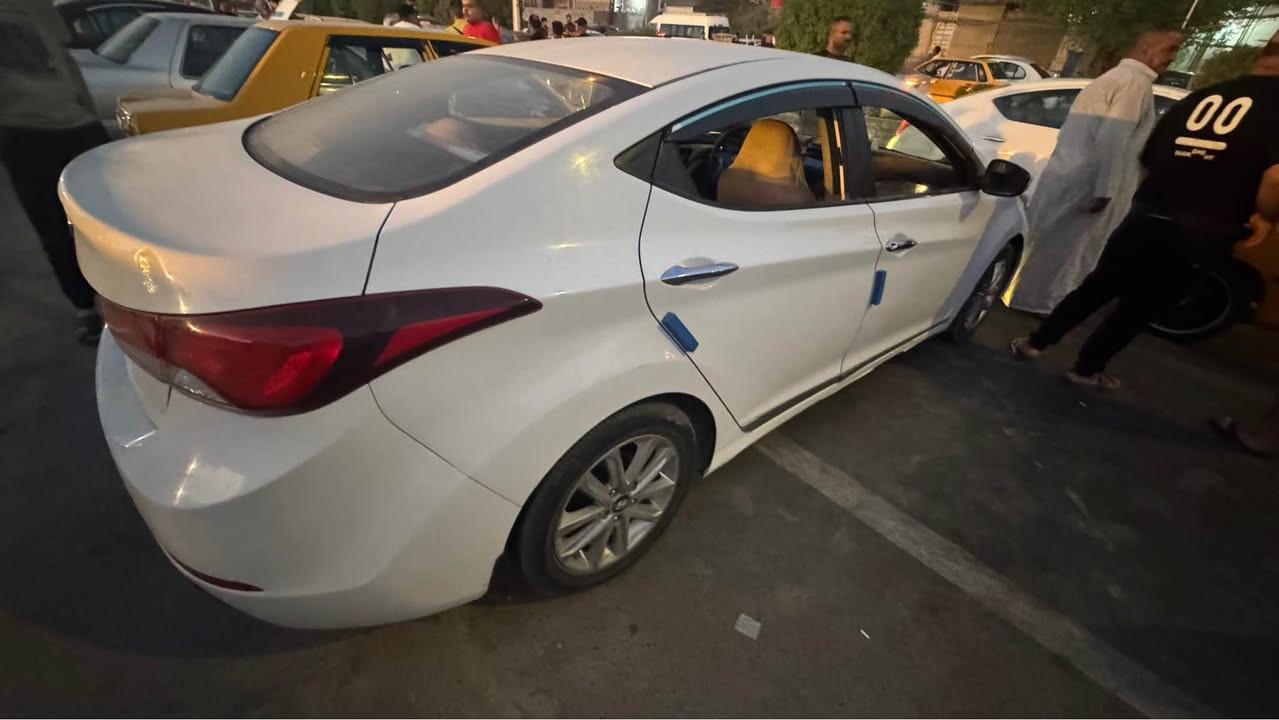 النترا ٢٠١٥ خليجي 
مكفولة من الصبغ نظيفة 
مكينة 1800 دوش
رقم انكليزي بغداد مشروع وطني
ماشية 123 الف
سيارة فول عدا البصمة 
شاشة، كاميرا خلفية، فتحة سقف ومعروفة باقي المواصفات
115$ وبيها مجال بسيط حگ الجية
للتواصل *********** بغداد, العراق
