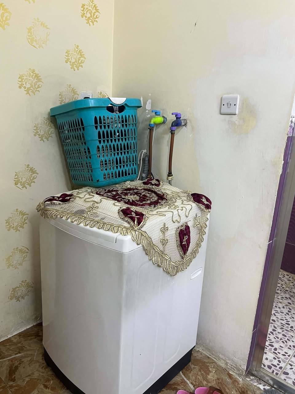 للبيع مشتمل الشعب حي العقاري قرب جامع بدريه 
م٧٥ 
٣نوم وصاله 
الاستفسار إتصال مكتب العهد العقار 
***********
***********

