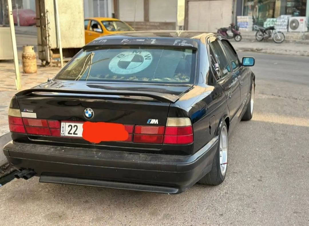 سلام عليكم...بي ام  موديل 92 ..  گير ومحرك 525بلاد رقم اربيل الماني شرط التحويل  سنوية لحد 30. وبيها بطاقة بانزين.. مكان سياره  كركوك سعر 65 للاستقسار الاتصال ***********  واتساب
