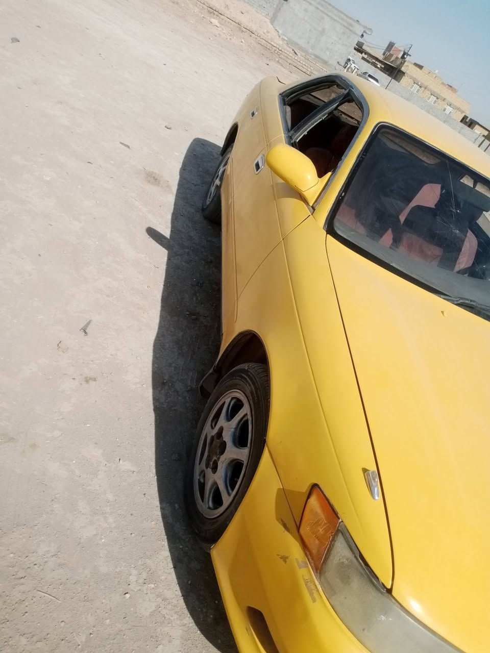 *********** سياره للبيع مارك السعر 33 قرامة 600 مكفؤلةالعيب الشرعي ولضربة المحرك ونجي مكان الناصريه حي الجوادين
