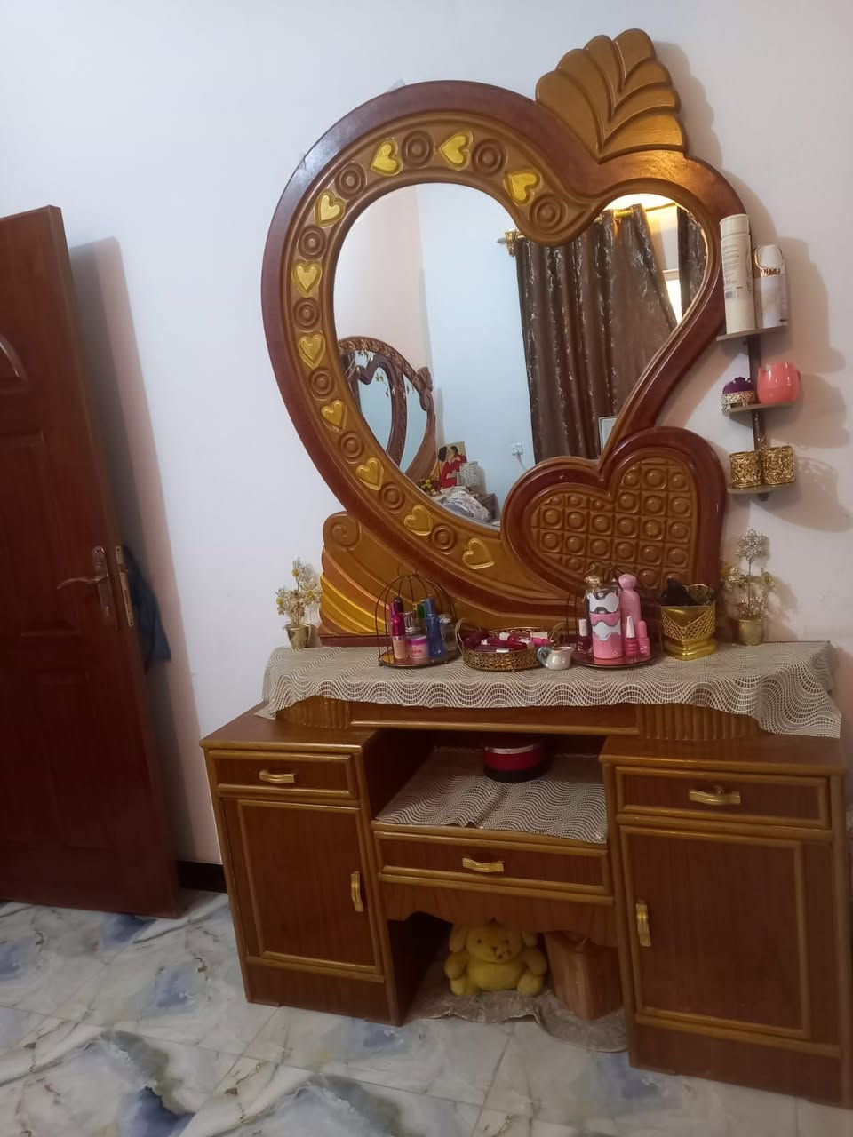 غرفة نوم مستعملة نظيفة للبيع السعر الأتصال على الرقم ***********المكان بعقوبة المفرك قرب مدرسة الأوزاعي مكلف بالنشر
