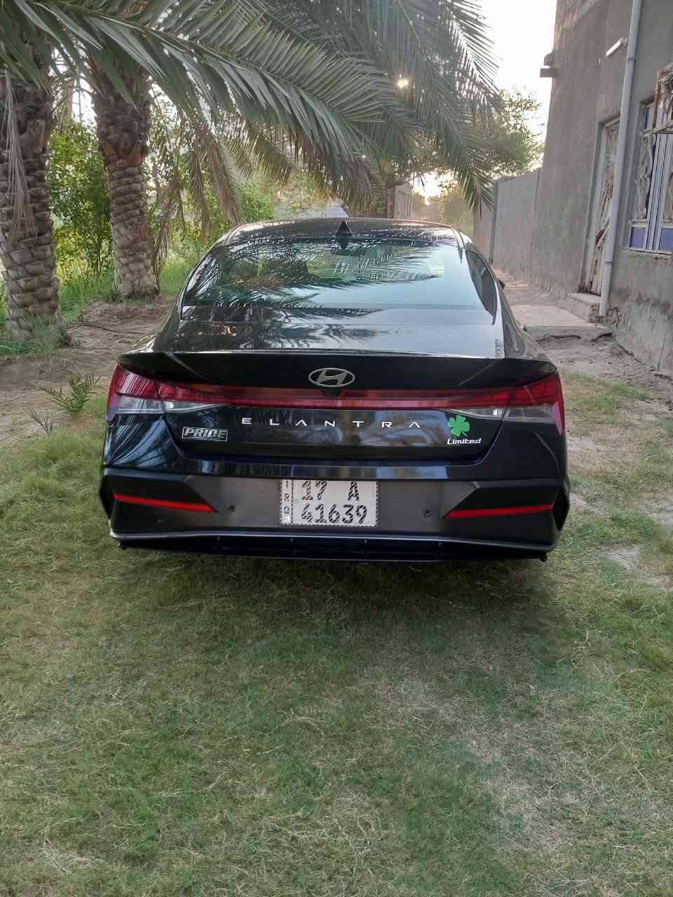 السلام عليكم هونداي النترا للبيع او مراوس حسب القناعة موديل 2024 وارد امريكي صور الحادث مرفقة مع صور  السيارة لمتد واحد على واحد فول بصمة شاشة كبيرة حساسات خلفي امامي أربع كامرات فتحة تشغيل عن بعد ويل كب اشاير بل مري حساس توقف ذاتي تحكم ستيرن كشنات كهربائيه قيادة ذاتية حجم المحرك 2000 تخم تاير جدد سايد بريك كهربائي وكالة عامة مداور ثاني يوم السعر 155 وبيهة مجال الشراي او المراوس المكان رميثه 
رقم الهاتف اثير ***********
اسيا ***********
