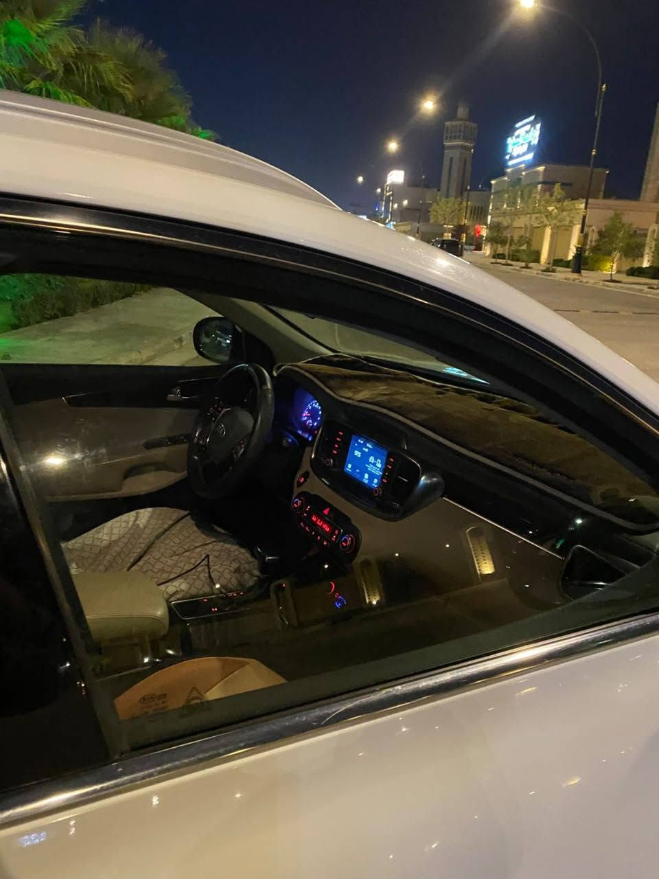 سلام عليكم
سورنتو للبيع موديل 18 خليجي
مكفوله كفاله عامه عدا 3 قطع بارد السونار مرفوق بالصور 
فول عدا الفتحه
ماشيه 110
كربلاء حي الموظفين
***********
