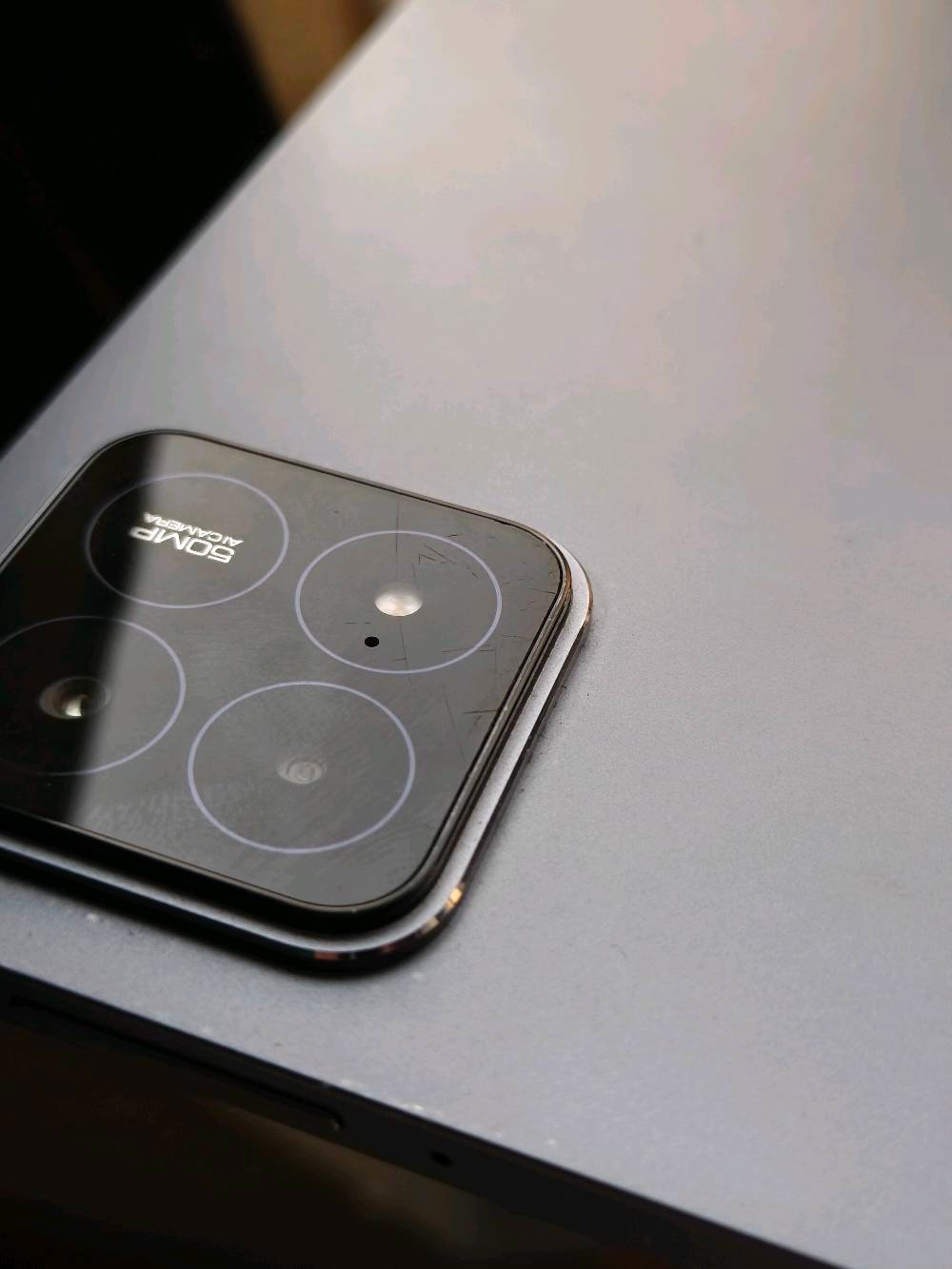 شاومي باد 6s pro 
ذاكرة الجهاز 512 كيكا يكفي خير من الله 
شاشة عملاقة حجمها 12.4 انش الوان تخبل تردد 120 هرتز
معالج فلاكشب snapdragon 8 gen 2 يشغل ببجي 120 فريم
سماعات 4 سبيكرات محيطية صوت راقي 
بطارية 10000 مللي امبير متخلص + شحن بسرعة 120 واط
كامل الملحقات شاحنة وكفر وكارتون 
الجهاز بيه شخوط بالايطار وزجاج الكامرة فقطط
نظافته 90% 
الاداء 100% 
سعر 480 قفل من الاخير
*********** واتساب
مكاني بغداد ماعندي توصيل