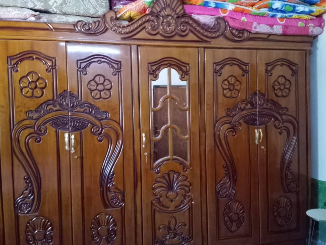 سلام عليكم غرفه اخشاب عراقيه للبيع سعر 700 
مامتواجد ع لفيس اتصل بيك غير تدلل ***********
