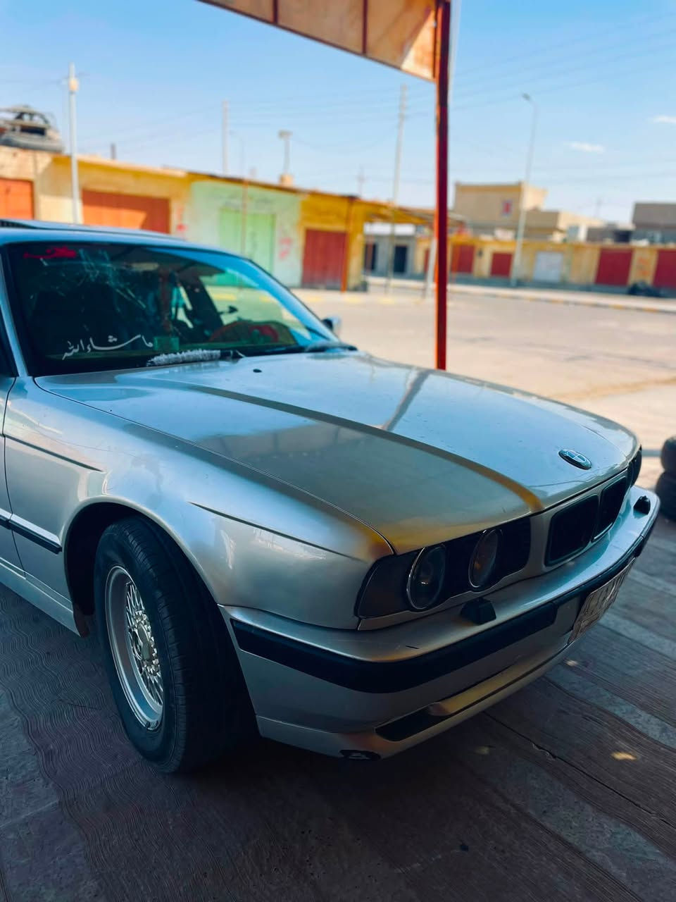 للبيع فقط. 525i السعر 60 وبيها مجال.. شرط شلعتها كير عادي شرط
فول اوتوماتيك مسكر عدل مكينه وكير كصه قبل شهرين شادها شرط لا تنقيص لابخار شلعه ومعدل شرط تاكل الكاع شرط ترايك 220 بجم
عريض تبريد ثلج غرفه جلد شغل رقم واحد بلادي  كهربائيه تكمات كلها شغاله 
تدفئه نار
دبل ايرباك
كهربايات شرط السياره ربع فقط جام مكسور الامامي ما تصرف عليها ربع ادامه كامله دهن مبدله قبل يوم السياره عضمته حلوه حيل دعاميات m خلفي وامامي
رقم الدولي مدفوع كامل بس تستلم الوحات بدون غرامات .
صبغ عام جماليه بدون حادث
للاستفسار اكثر هـ***********
واتساب فقط ***********
