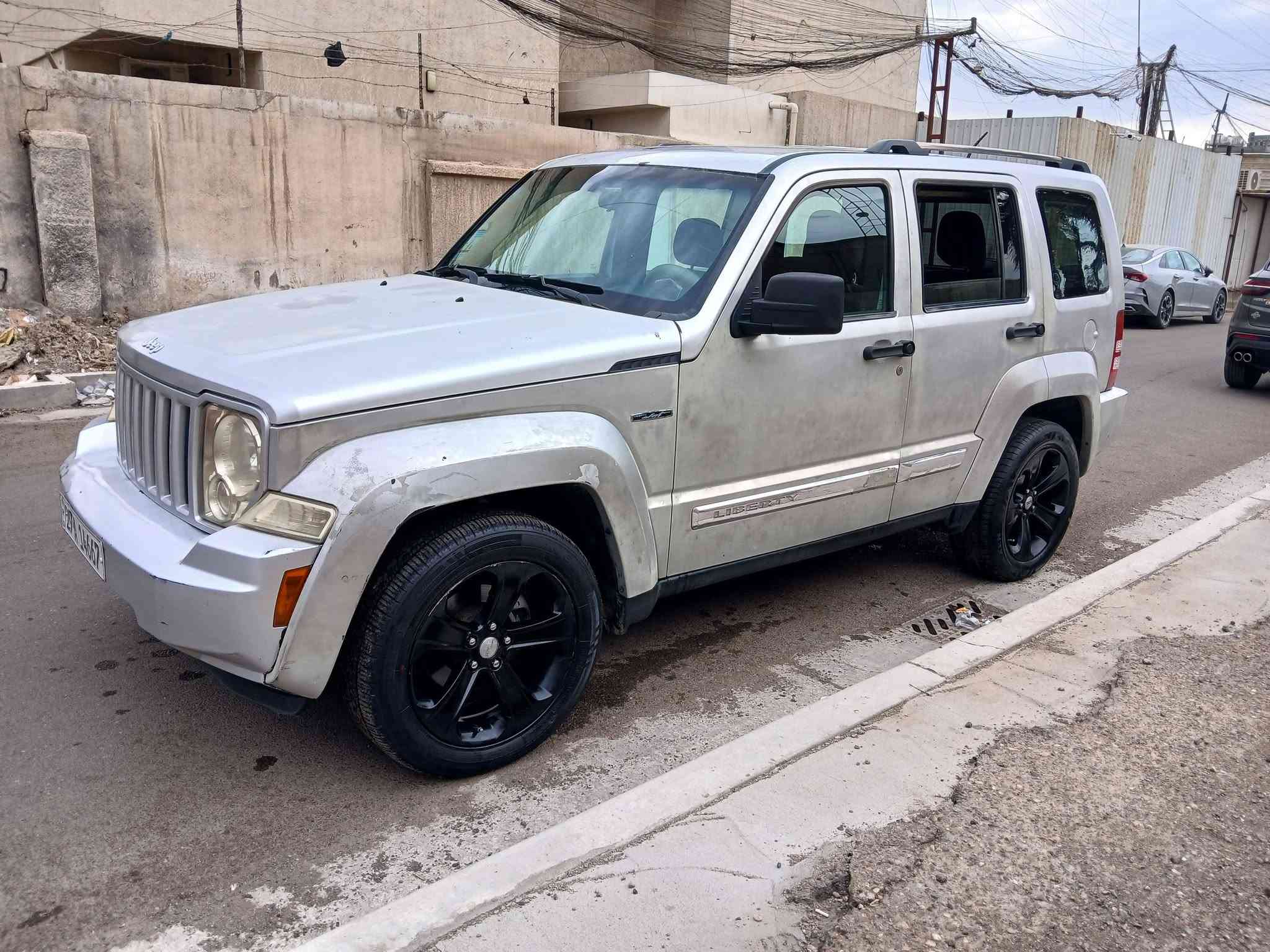 جيب لبرتي • ٢٠١١ • محرك ٣٧٠٠