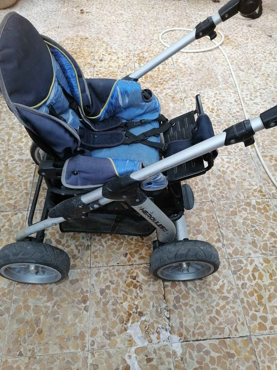 عربانة طفل • حي فلسطين
