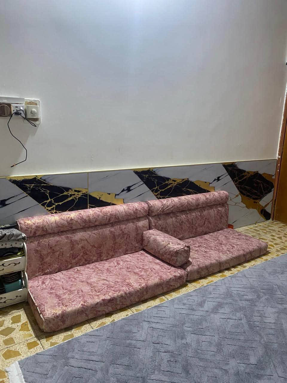 السلام عليكم جلسه عربيه البيع نضيفات معنه كلمه وتجي وشوف بعينك عداد 6 قطع سعر ٢٧٥ وبيهن مجال بسيط عنوان بصره القبله ***********
