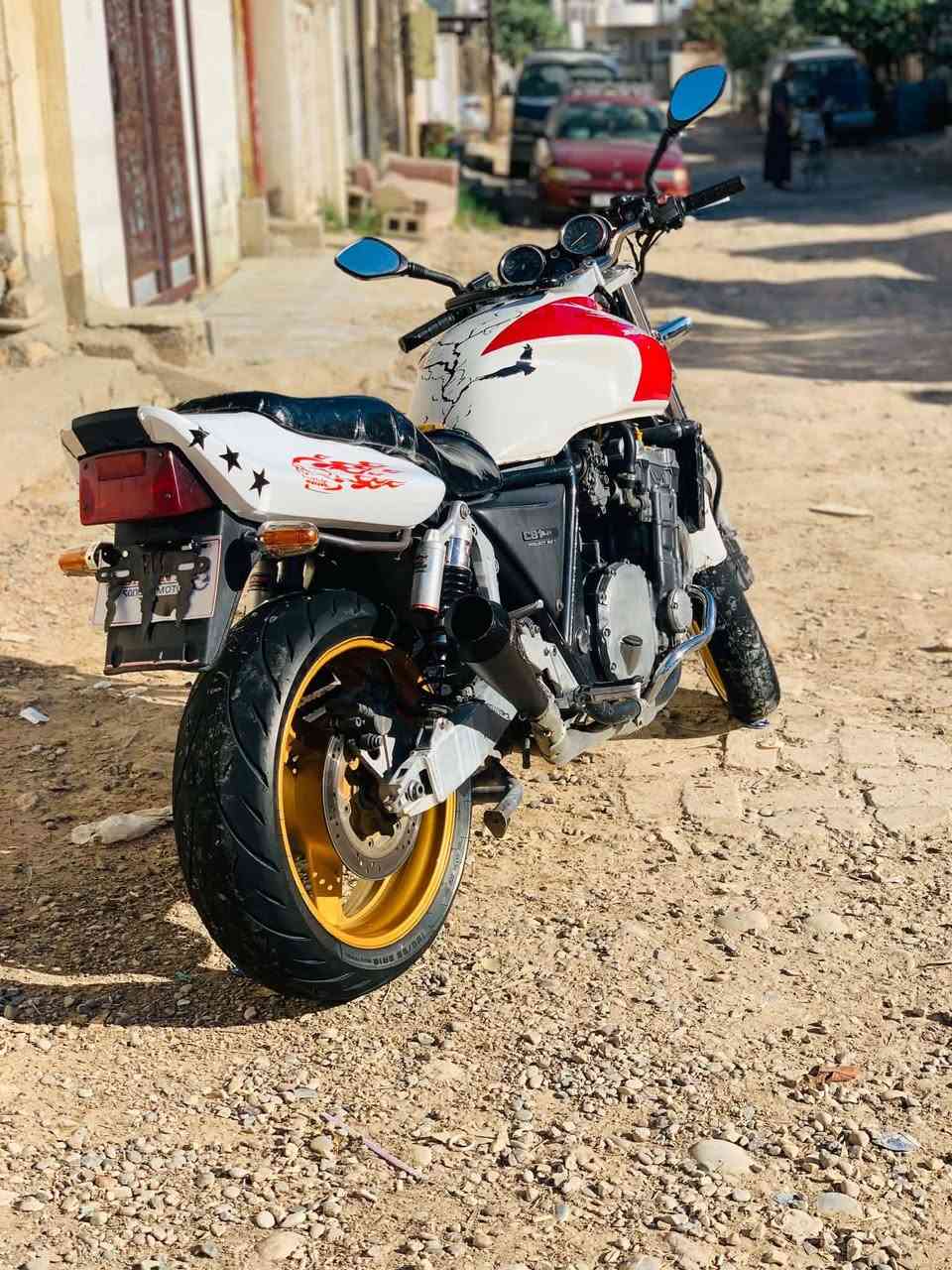 سيبي فور 1000 للبيع
دراجه كفاله عامه كير محرك كفاله محرك جديد ما مفتوح شلعته تشك الكاع شك المعدل طيران تعبر ال ١٨٠ دراجه بلاديه ونضيفه مرتبه وحلوه بشكل سعره مليون و ٨٥٠ بيه مجال لشراي مكان ديالى بعقوبه رقم الهاتف للاستفسار ***********
