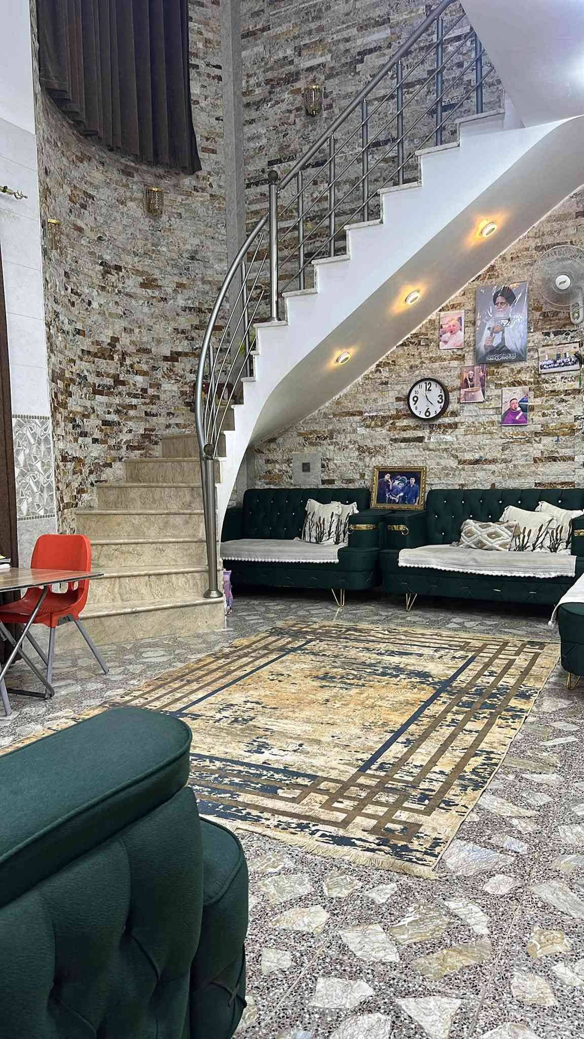 ١٠٠م • ٣ غرف • شارع المطار