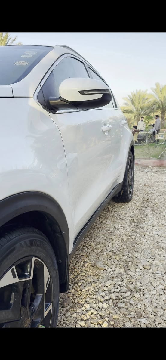 🚗 للبيع – كيا سبورتج 2020 خليجي استعمال شخصي والسيارة نظيفة جدًا ومحافظ عليها.
🔹 اللون: أبيض
🔹 المحرك: 2000 دوش
🔹 القير: أوتوماتيك
🔹 الممشى: 80 ألف كم
✨ المواصفات: ✅ بانوراما
✅ شاشة
✅ كاميرا خلفية
✅ مقاعد جلد
✅ سايد بريك بالرجل
السياره بيها قطعتين بارد جاملغ خلفي مقدار شبر وبالجنطه مقدار شبر الدعاميه الاماميه امبدله الجنطه مفتوحه ومرجعيها نفسها مجرد تطبيع 
سعرها ١٨٥ وبيها مجال للتواصل واتساب او الاتصال ع الرقم ***********
